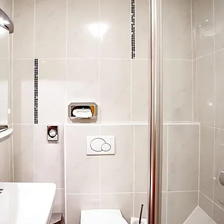 מלון Smart B&b1 Bb1 114 *
