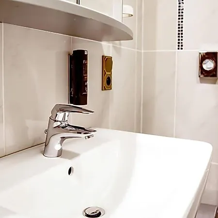 מלון Smart B&b1 Bb1 114